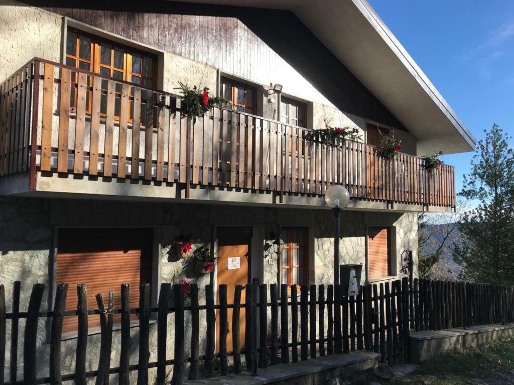 Gold Cave Casa Vacanze Relax Nel Bosco Appartamenti Pessinetto エクステリア 写真